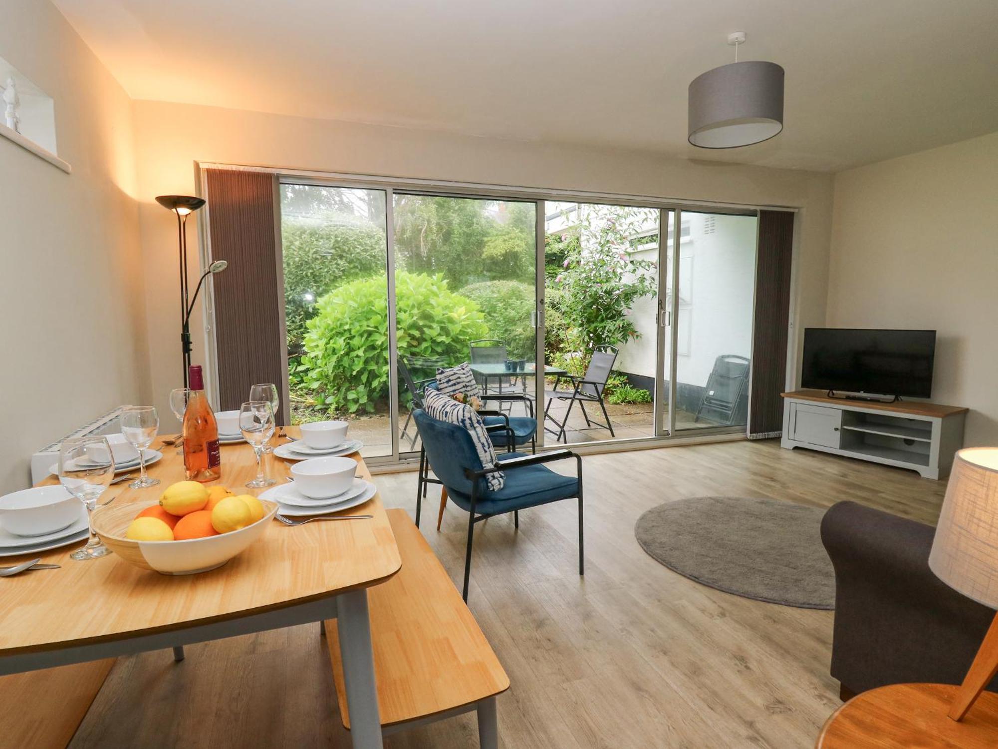 14 Coedrath Park Apartment